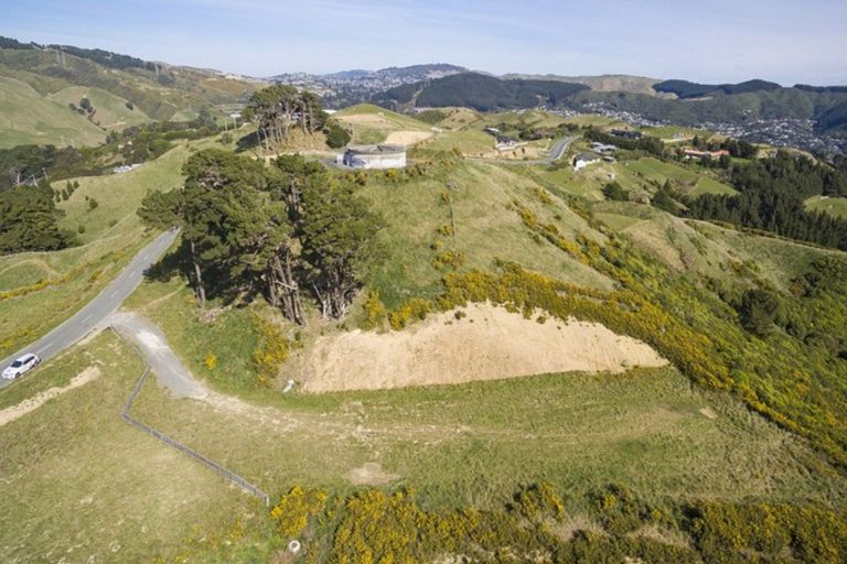 Photo of property in 201 Bing Lucas Drive, Tawa, Wellington, 5028