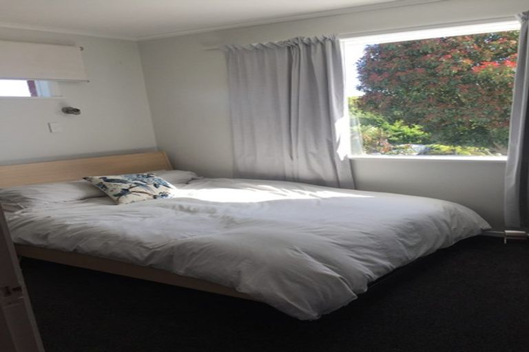 Photo of property in 2a Ruamahanga Crescent, Terrace End, Palmerston North, 4410