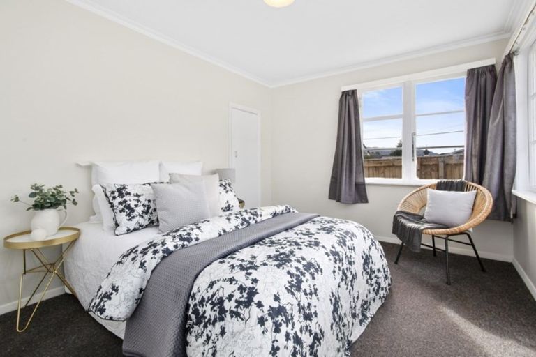 Photo of property in 360 Stokes Valley Road, Stokes Valley, Lower Hutt, 5019