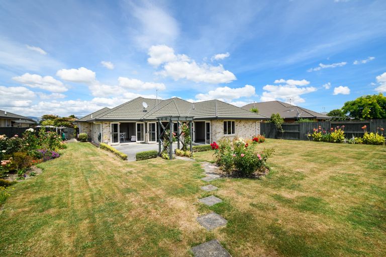 Photo of property in 17 Brookside Close, Highbury, Palmerston North, 4412