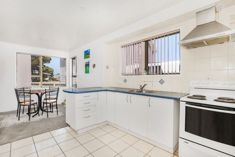 Photo of property in 3 Poutini Place, Manurewa, Auckland, 2102