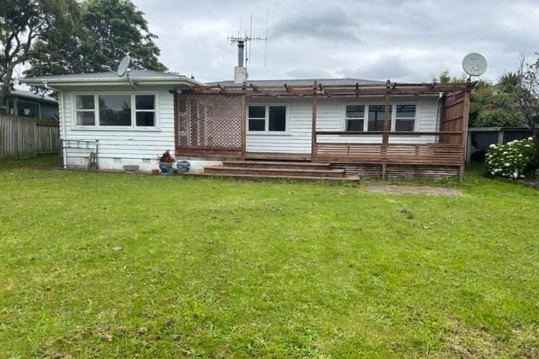 Photo of property in 11 Dittmer Street, Otaki, 5512
