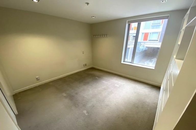 Photo of property in Piermont Apartments, 1a/82 Cable Street, Te Aro, Wellington, 6011