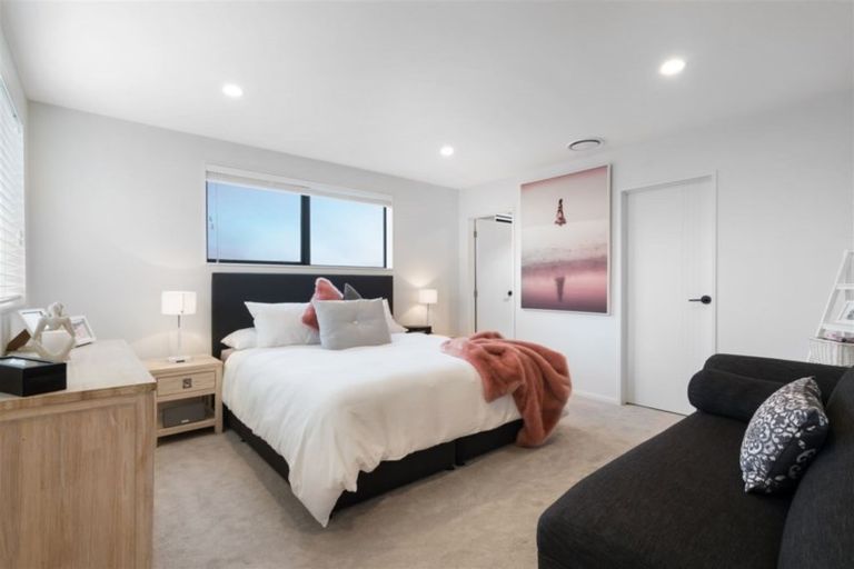 Photo of property in 21 Craigs Way, Hobsonville, Auckland, 0616