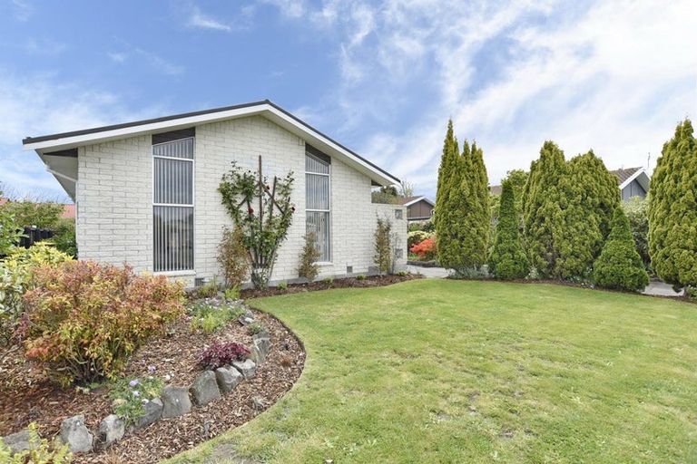 Photo of property in 43 Valecrest Avenue, Parklands, Christchurch, 8083