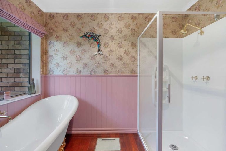 Photo of property in 11 Te Pahi River Drive, Paparoa, Maungaturoto, 0583