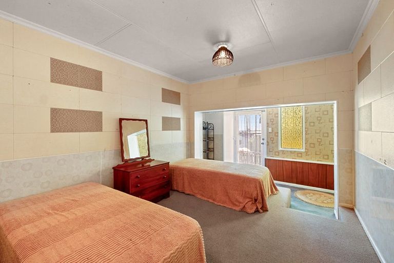 Photo of property in 18 Mount View Place, Spotswood, New Plymouth, 4310