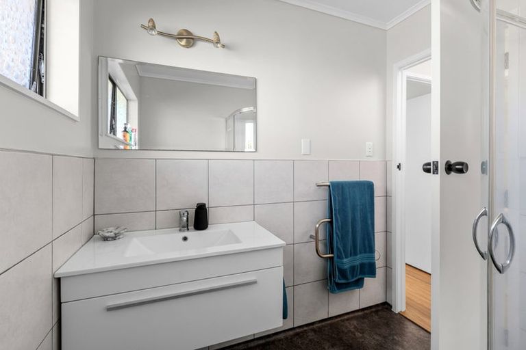 Photo of property in 1 Moana Terrace, Snells Beach, 0920