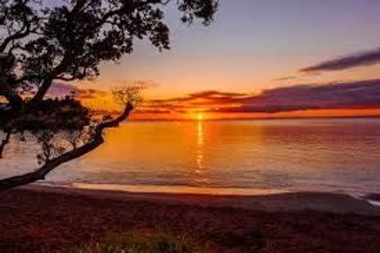 Photo of property in 811a Whangaparaoa Road, Manly, Whangaparaoa, 0930