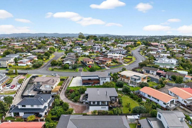 Photo of property in 22 Widmore Drive, Massey, Auckland, 0614