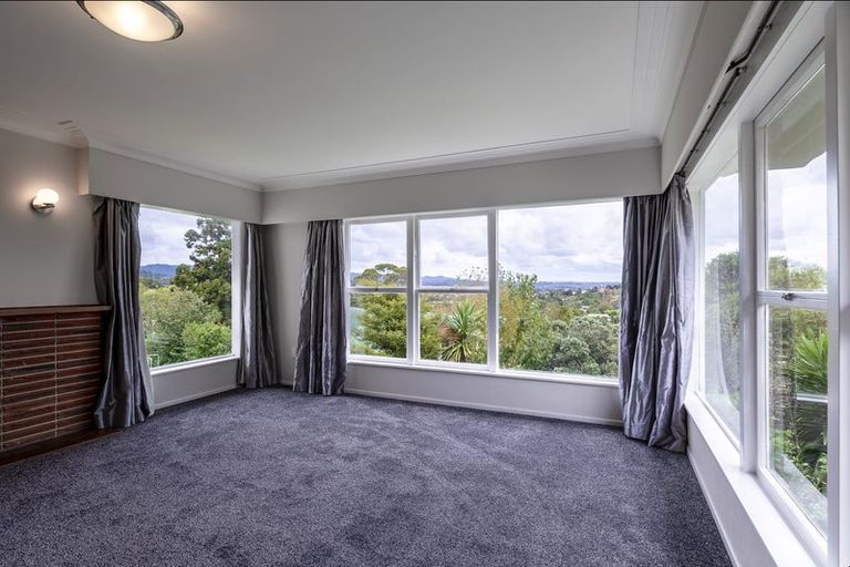 Photo of property in 265 Titirangi Road, Titirangi, Auckland, 0604