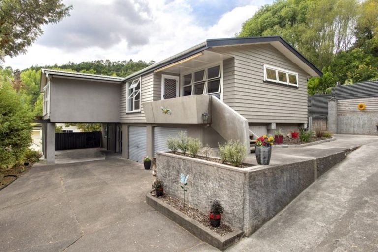 Photo of property in 35 Seddon Crescent, Whataupoko, Gisborne, 4010