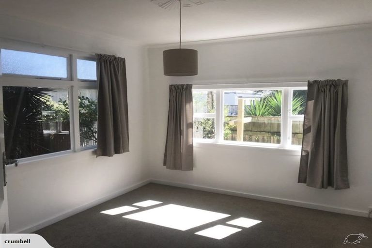 Photo of property in 19a Ropiha Street, Fitzroy, New Plymouth, 4312