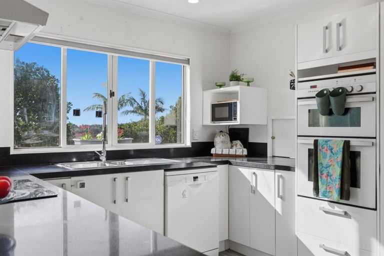 Photo of property in 27 Westminster Gardens, Unsworth Heights, Auckland, 0632
