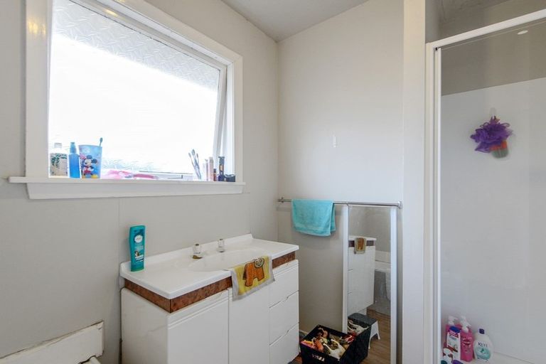 Photo of property in 12 Frensham Crescent, Woolston, Christchurch, 8062