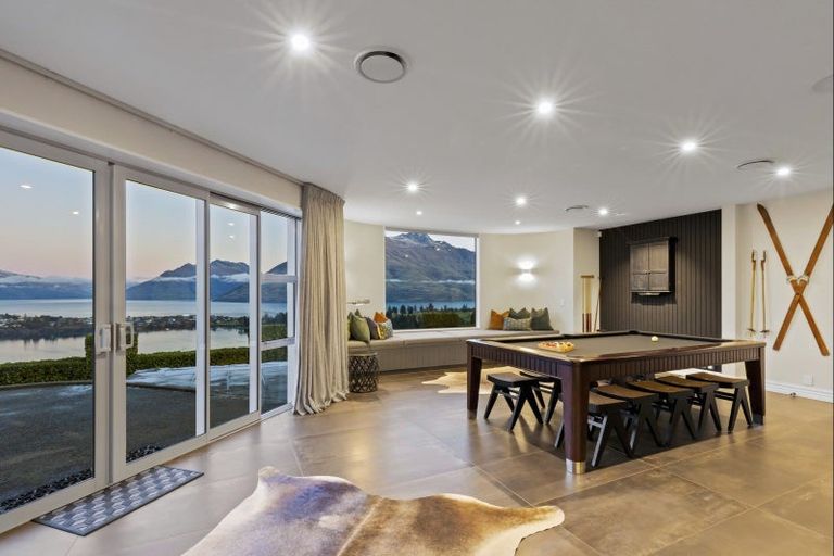 Photo of property in 10 Peregrine Place, Queenstown, 9300