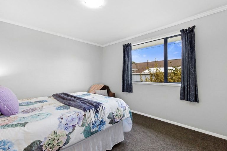 Photo of property in 2/7 Norana Road, Maoribank, Upper Hutt, 5018