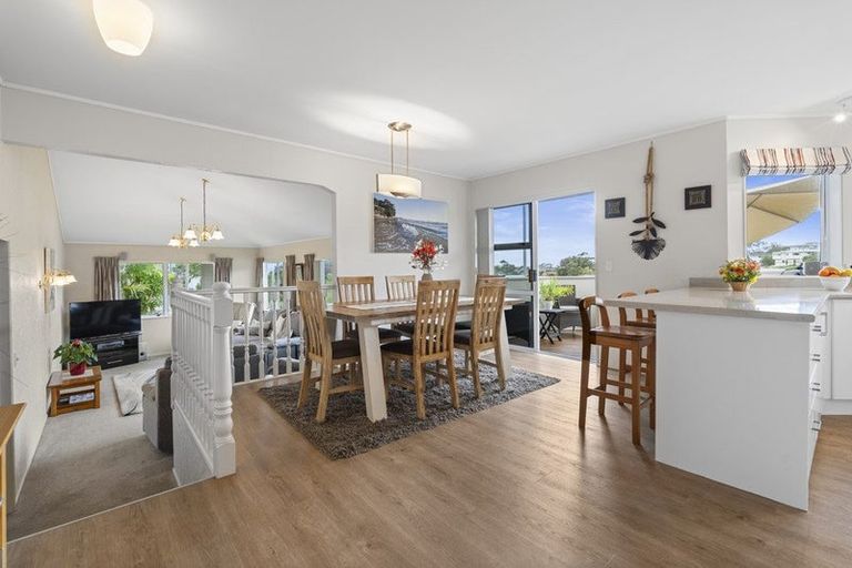 Photo of property in 11 Vista Motu, Red Beach, 0932