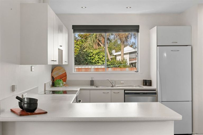 Photo of property in 24 Bucknell Street, Sockburn, Christchurch, 8042