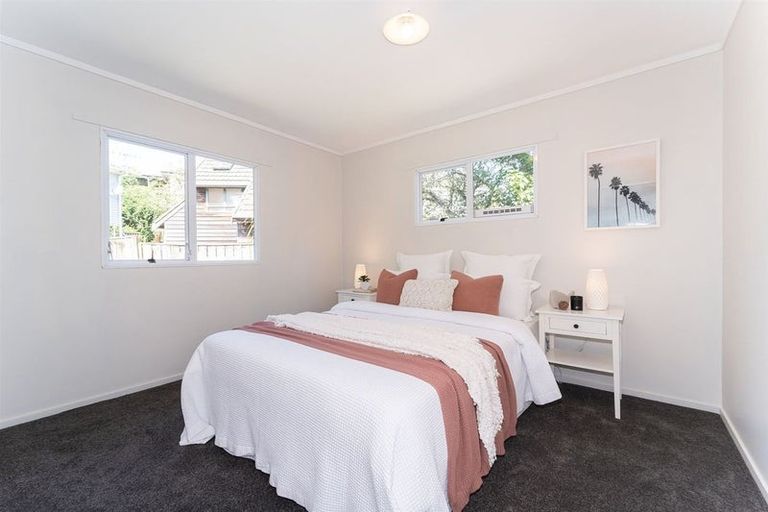 Photo of property in 22a Lyford Crescent, Sunnynook, Auckland, 0620