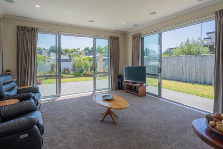 Photo of property in 4 Petrel Close, Paraparaumu Beach, Paraparaumu, 5032