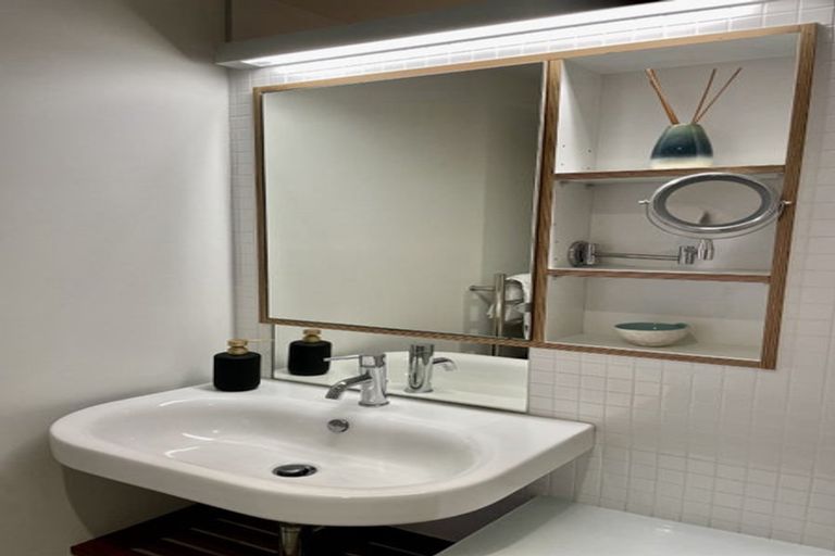 Photo of property in Piermont Apartments, 7b/82 Cable Street, Te Aro, Wellington, 6011