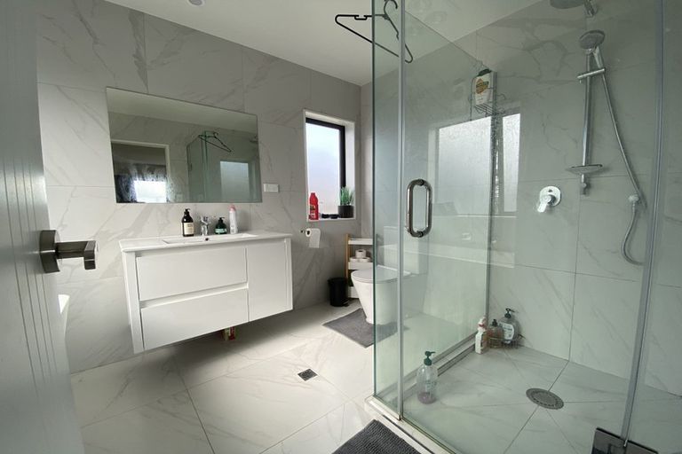 Photo of property in 146a Mcleod Road, Te Atatu South, Auckland, 0610