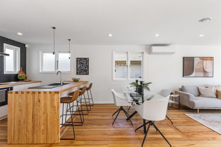 Photo of property in 34c Toru Street, Te Atatu Peninsula, Auckland, 0610