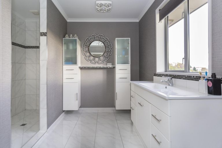 Photo of property in 154 Awamoa Road, Holmes Hill, Oamaru, 9492