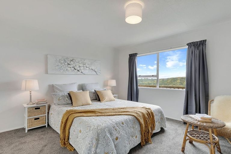 Photo of property in 10 Kahu Road, Paremata, Porirua, 5024