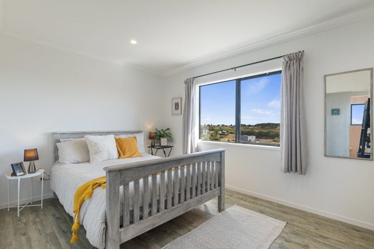 Photo of property in 125 Strathnaver Drive, Waikawa Beach, Levin, 5573