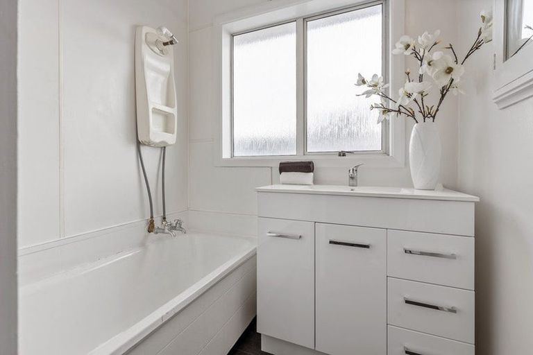 Photo of property in 37 Neill Street, Hornby, Christchurch, 8042