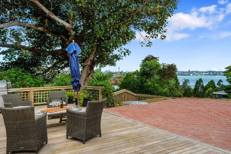 Photo of property in 6 Mollyhawk Place, Birkenhead, Auckland, 0626