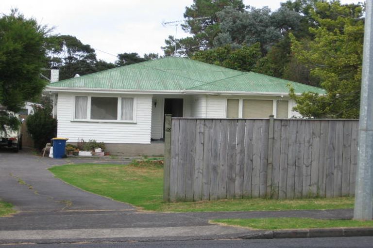 Photo of property in 50 Godley Road, Green Bay, Auckland, 0604