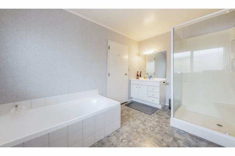 Photo of property in 694 Chapel Road, Northpark, Auckland, 2016