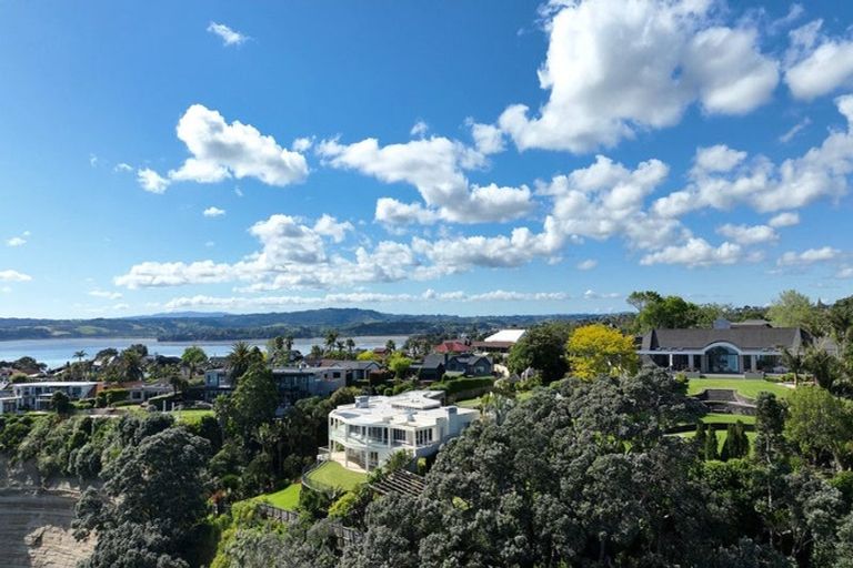 Photo of property in 10 Colleen Court, Cockle Bay, Auckland, 2014