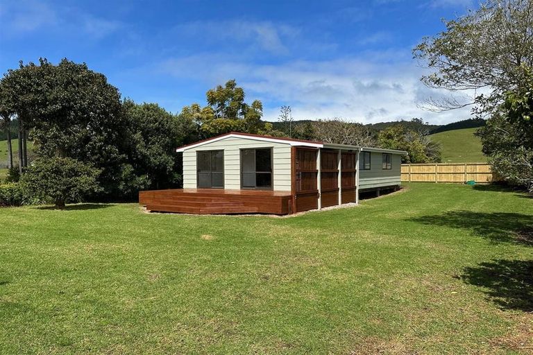 Photo of property in 1469 Clevedon Kawakawa Road, Kawakawa Bay, Papakura, 2585
