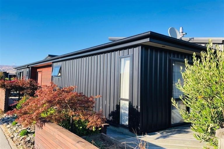 Photo of property in 1 Poppy Lane, Albert Town, Wanaka, 9305