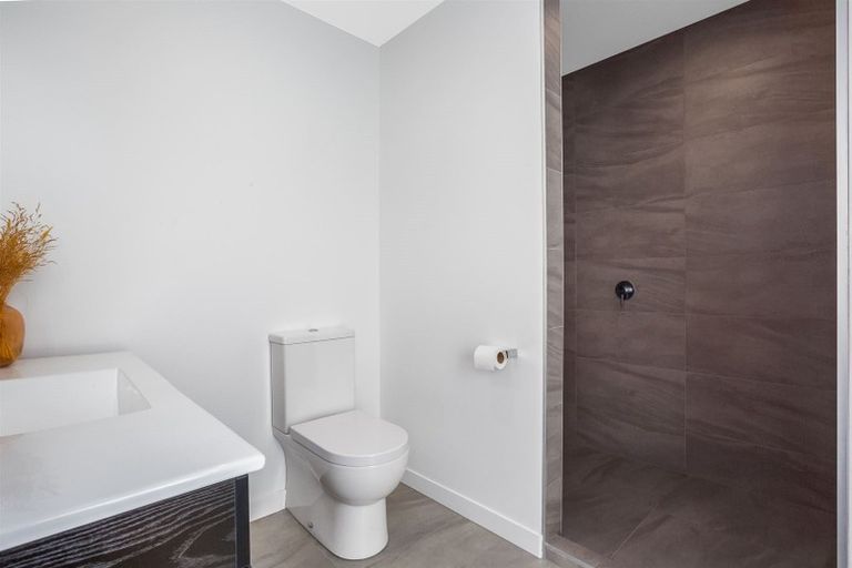 Photo of property in 5 Hull Place, Whitby, Porirua, 5024