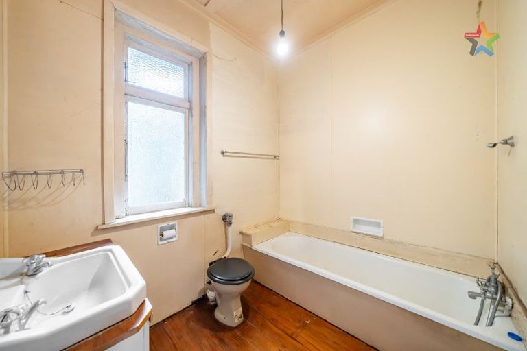 Photo of property in 76 Knights Road, Hutt Central, Lower Hutt, 5010