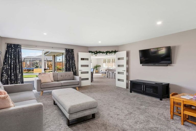 Photo of property in 103 Shillingford Boulevard, Rolleston, 7615