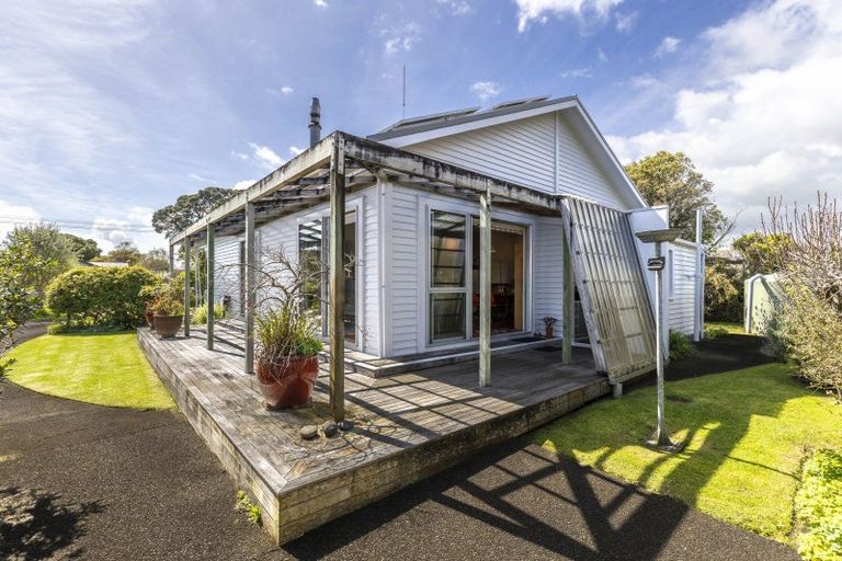 Photo of property in 5 Harris Street, Waitara, 4320