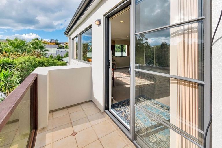 Photo of property in 2/890 East Coast Road, Northcross, Auckland, 0630