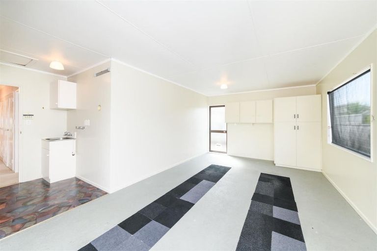 Photo of property in 1 Mcilwaine Place, Marton, 4710