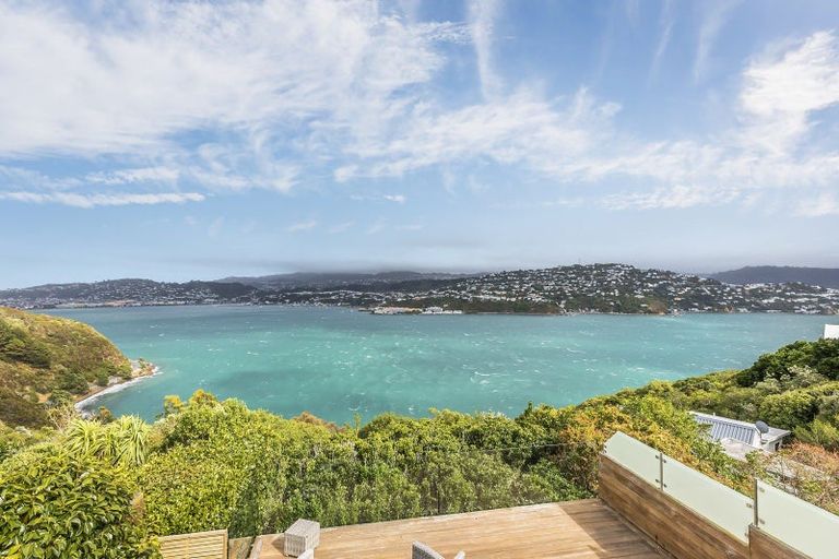 Photo of property in 5 Countess Close, Maupuia, Wellington, 6022