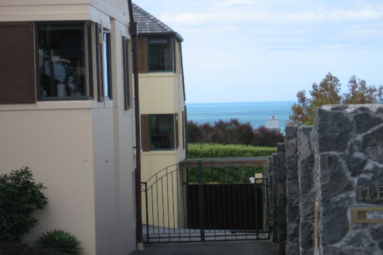 Photo of property in 11a Midway Avenue, Castor Bay, Auckland, 0620