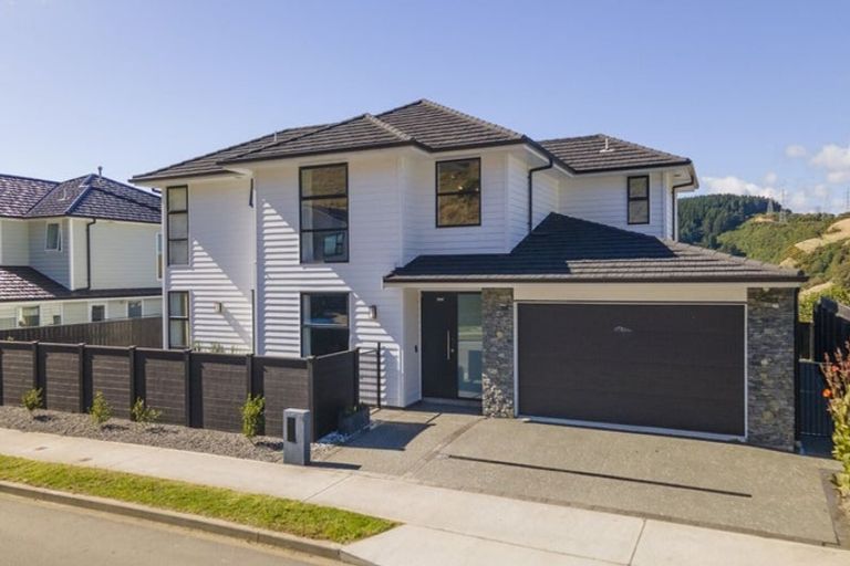 Photo of property in 14 Atherton Terrace, Churton Park, Wellington, 6037