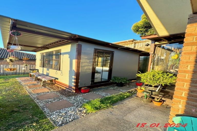 Photo of property in 17a Keri Vista Rise, Papakura, 2110