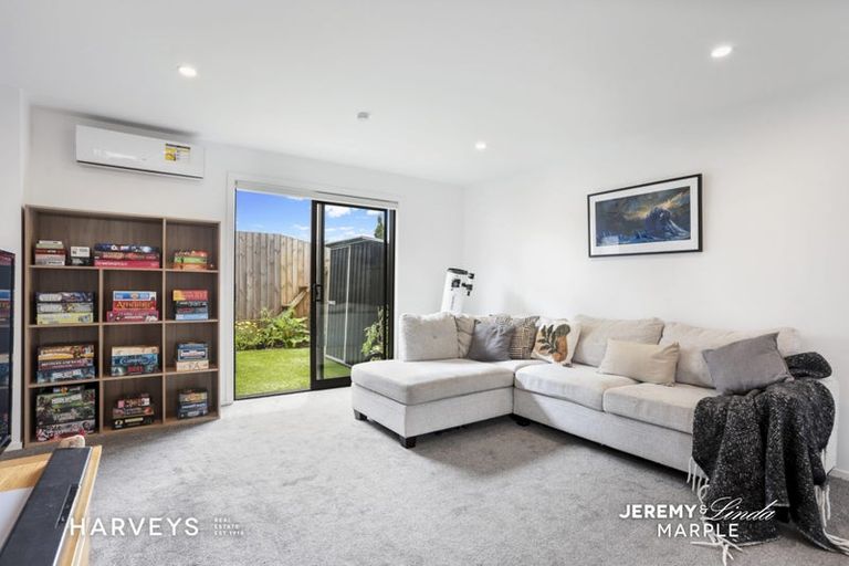 Photo of property in 7/83 Vodanovich Road, Te Atatu South, Auckland, 0610