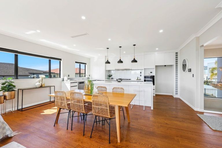 Photo of property in 41 Compass Way, Half Moon Bay, Auckland, 2012